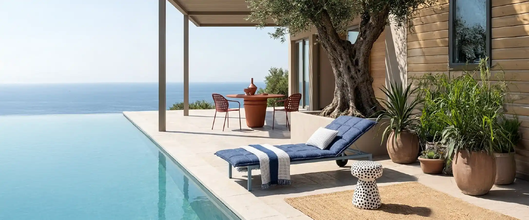 Spazio su misura pensato per il relax e la continuità indoor-outdoor